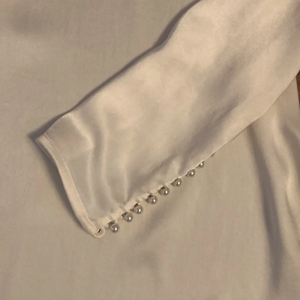 Joie Kynthia white blouse with pearl buttons. Size M - Picture 5 of 11